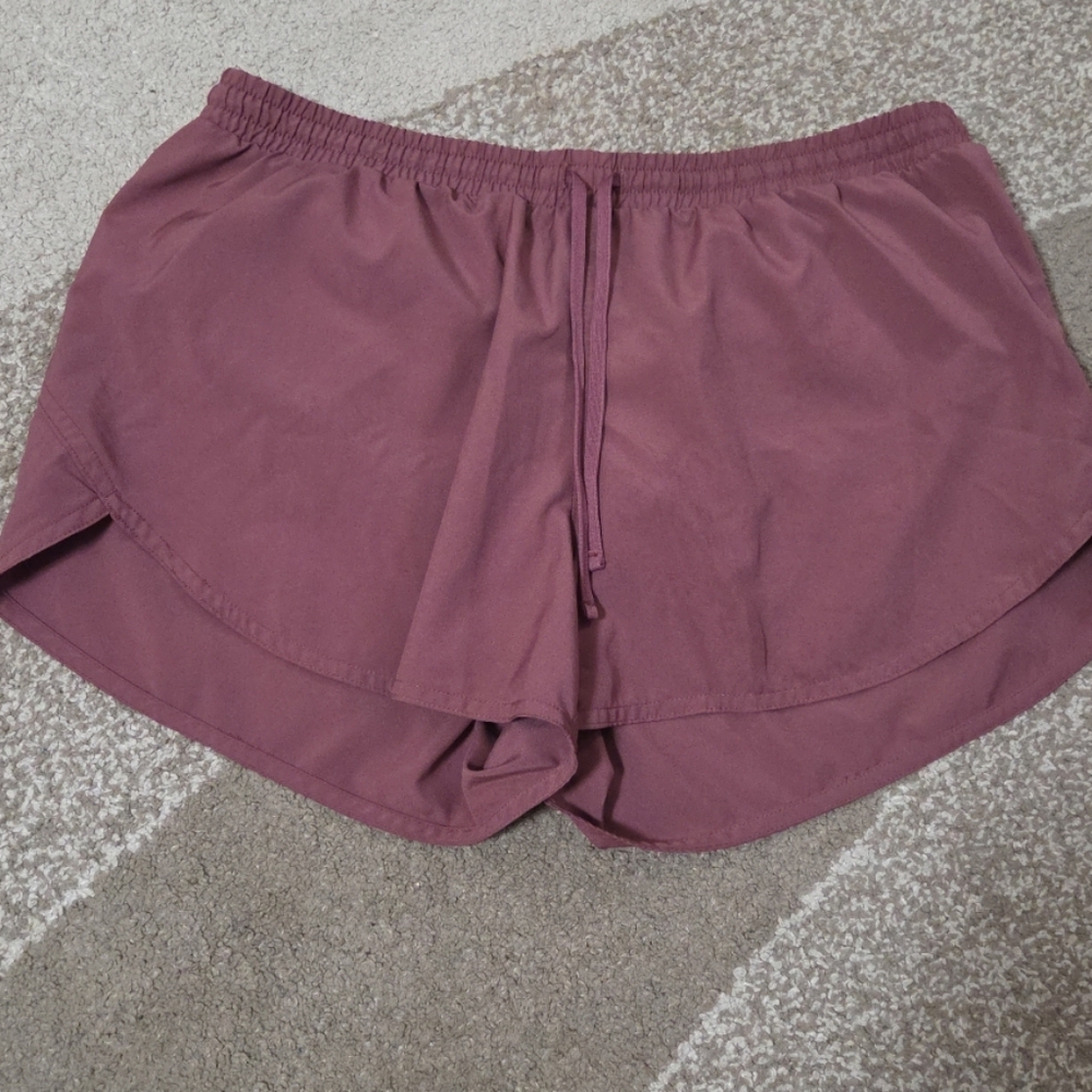 Old Navy Women's Athletic Shorts in Mauve